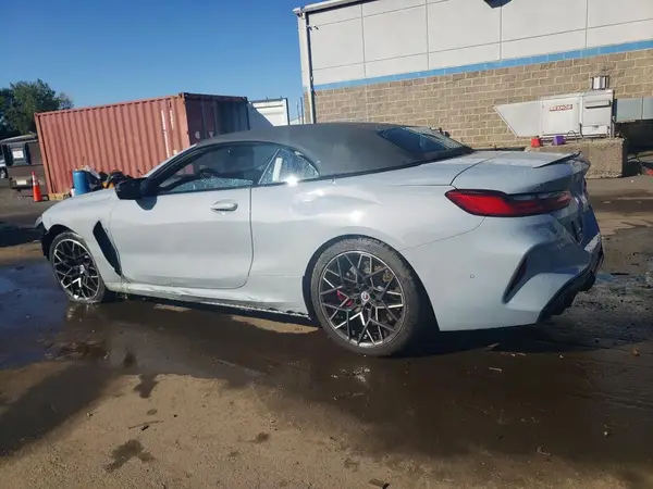 WBSDZ0C08PCL36497 — 2023 BMW M8, фото 2 с аукциона Copart 13.10.2026, Боковая часть