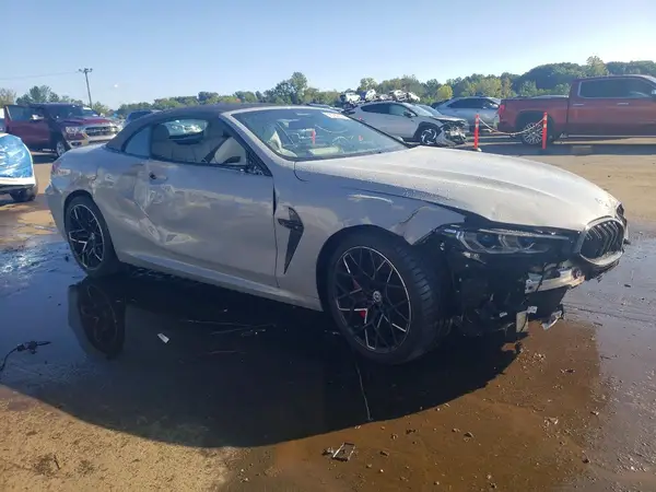 WBSDZ0C08PCL36497 — 2023 BMW M8, фото 4 с аукциона Copart 13.10.2026, Боковая часть