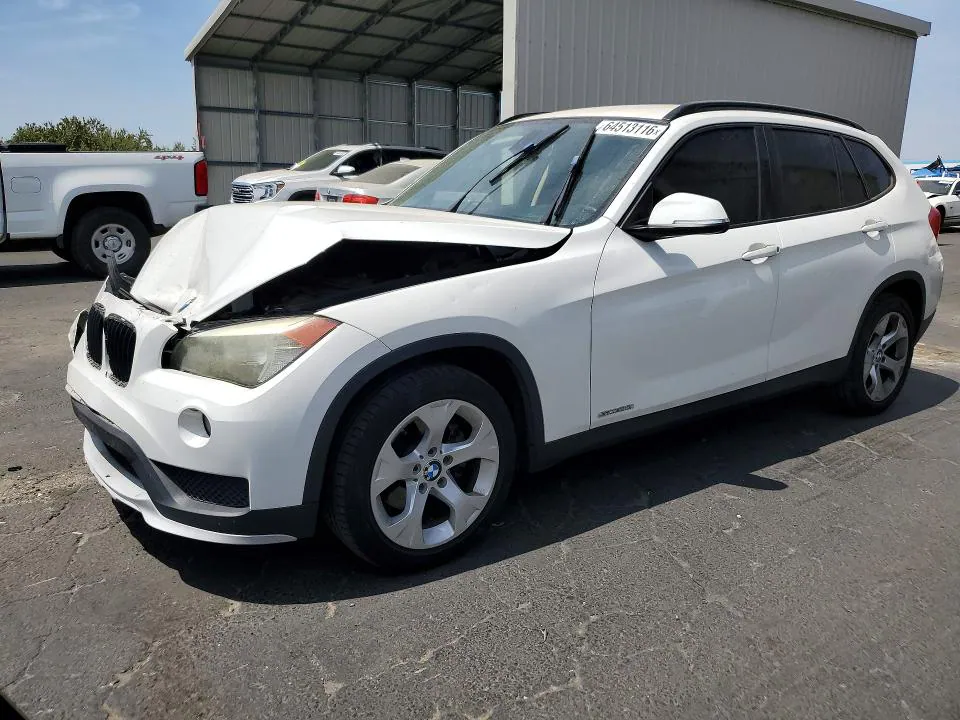 2015 BMW X1 VIN WBAVM1C5XFV315243 фото 1