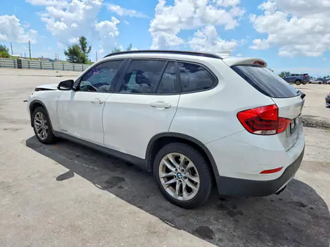 2015 BMW X1 VIN WBAVL1C56FVY35328 фото 2