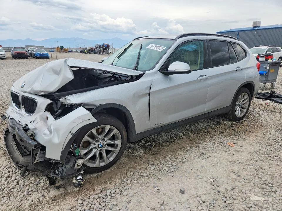 2015 BMW X1 VIN WBAVL1C56FVY33739 фото 1