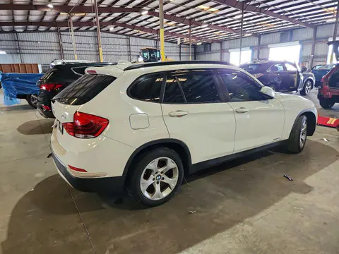 2015 BMW X1 VIN WBAVM1C57FV316527 фото 3