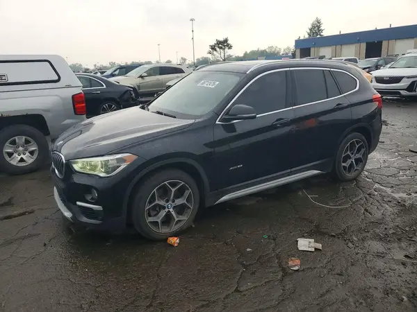 WBXHT3C38G5E48216 — 2016 BMW X1, Задняя часть (Rear End), фото до ремонта