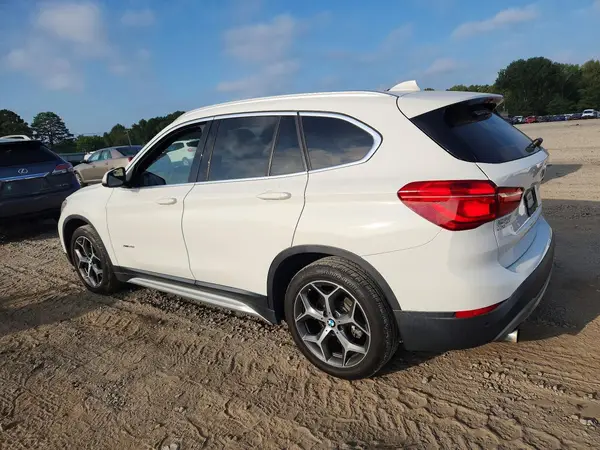 WBXHT3C32GP880396 — 2016 BMW X1, фото 2 с аукциона Copart, Вандализм