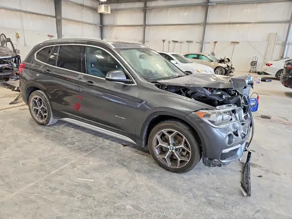 WBXHT3C35GP883809 — 2016 BMW X1, фото 4 с аукциона Copart 13.10.2026, Передняя часть