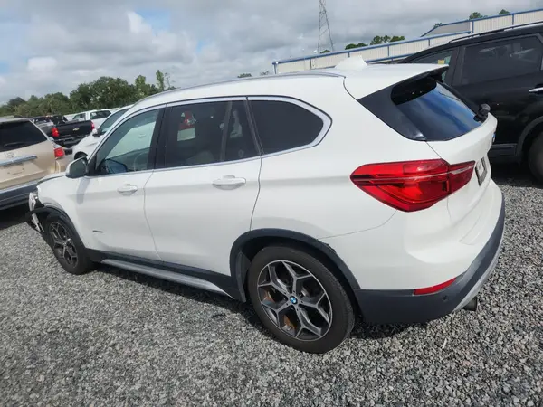 WBXHT3C32GP889972 — 2016 BMW X1, фото 2 с аукциона Copart 02.10.2026, Передняя часть