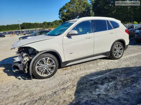 WBXHT3C31GP888795 — 2016 BMW X1, Передняя часть, фото до ремонта