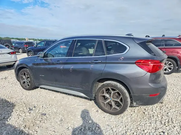 WBXHT3C37H5F74763 — 2017 BMW X1, фото 2 с аукциона Copart, Передняя часть