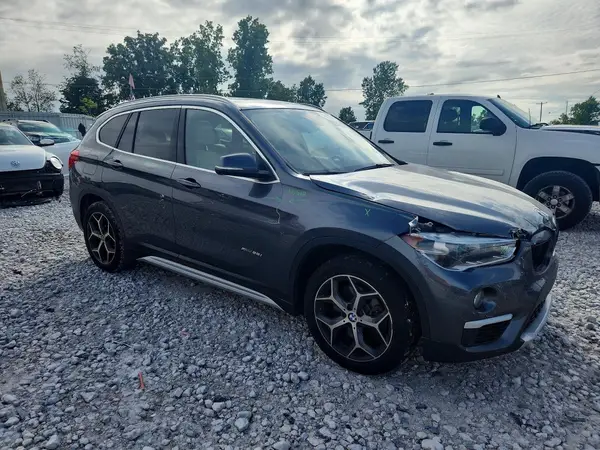 WBXHT3C37H5F74763 — 2017 BMW X1, фото 4 с аукциона Copart, Передняя часть