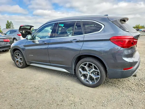 WBXHT3C34H5F86756 — 2017 BMW X1, фото 2 с аукциона Copart 13.10.2026, Механические повреждения