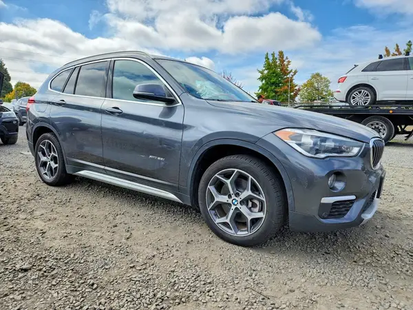 WBXHT3C34H5F86756 — 2017 BMW X1, фото 4 с аукциона Copart 13.10.2026, Механические повреждения