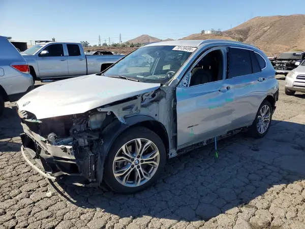 WBXHU7C38H5H33438 — 2017 BMW X1, Передняя часть (Front End), фото до ремонта