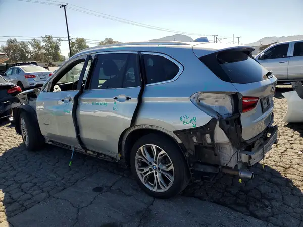 WBXHU7C38H5H33438 — 2017 BMW X1, фото 2 с аукциона Copart, Передняя часть