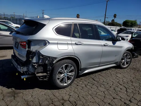 WBXHU7C38H5H33438 — 2017 BMW X1, фото 3 с аукциона Copart, Передняя часть