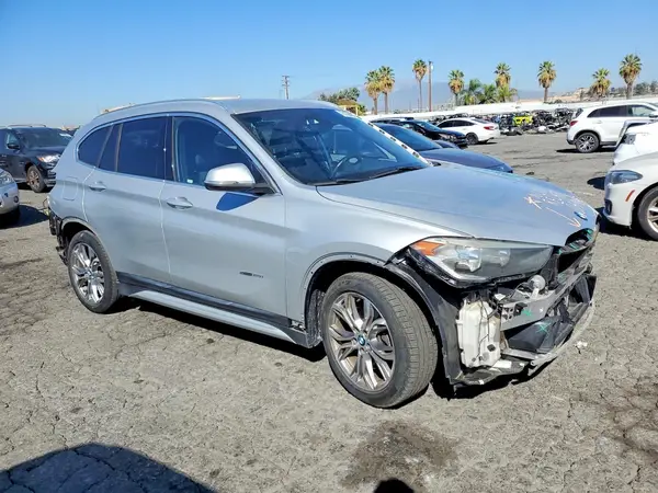WBXHU7C38H5H33438 — 2017 BMW X1, фото 4 с аукциона Copart, Передняя часть