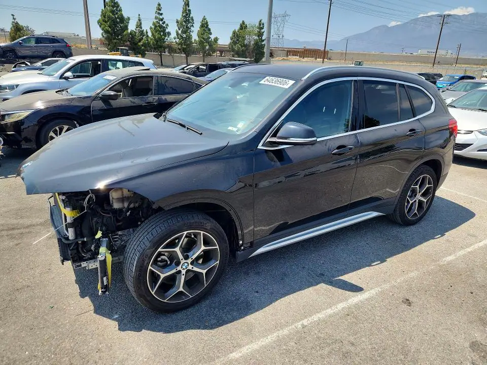 2018 BMW X1 VIN WBXHU7C35J3H43913 фото 1