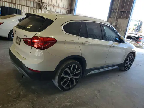 2018 BMW X1 VIN WBXHU7C39J5L05039 фото 3