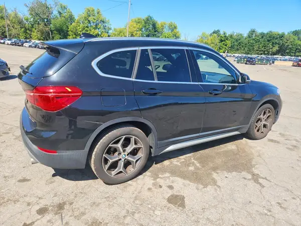 2018 BMW X1 VIN WBXHT3C37J5L33322 фото 3