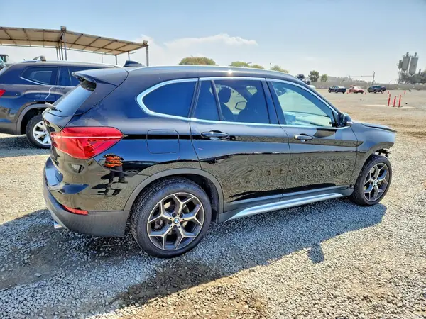 WBXHU7C39J5L07017 — 2018 BMW X1, фото 3 с аукциона Copart 29.09.2026, Передняя часть