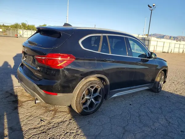 WBXHU7C36J5L06827 — 2018 BMW X1, фото 3 с аукциона Copart, Передняя часть