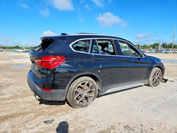 WBXJG9C03L5P78481 — 2020 BMW X1, фото 3 с аукциона Copart, Подтопление