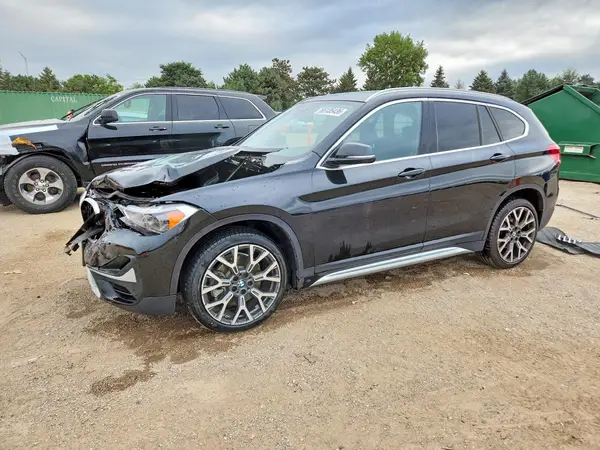 WBXJG9C02M5U33847 — 2021 BMW X1, Передняя часть (Front End), фото до ремонта