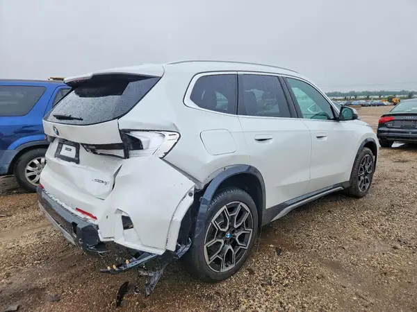 WBX73EF07R5Z79528 — 2024 BMW X1, фото 3 с аукциона Copart 13.10.2026, Задняя часть