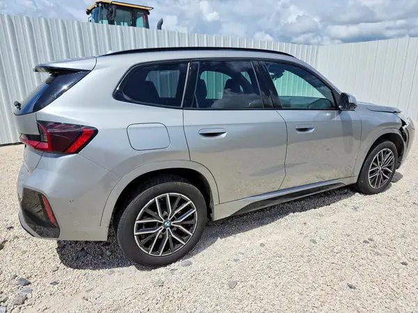 WBX73EF08T5619420 — 2026 BMW X1, фото 3 с аукциона Copart 28.09.2026, Передняя часть