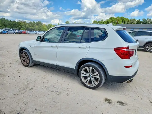 5UXWX9C50G0D89963 — 2016 BMW X3, фото 2 с аукциона Copart 05.10.2026, Мелкие вмятины и царапины