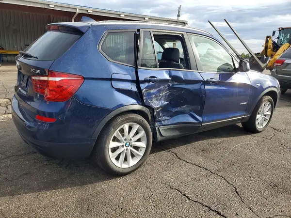 5UXWX9C51H0T03073 — 2017 BMW X3, фото 3 с аукциона Copart 06.10.2026, Боковая часть