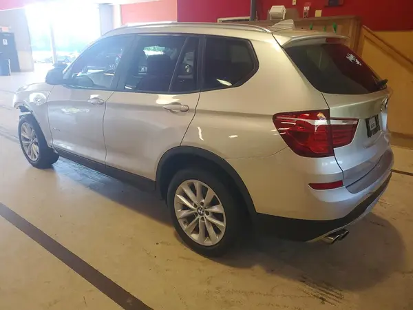 5UXWX9C36H0W74096 — 2017 BMW X3, фото 2 с аукциона Copart, Передняя часть