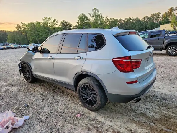5UXWX7C39H0U43438 — 2017 BMW X3, фото 2 с аукциона Copart, Передняя часть