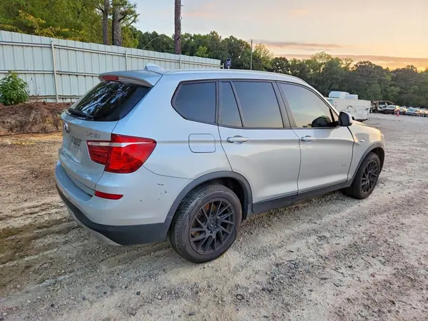 5UXWX7C39H0U43438 — 2017 BMW X3, фото 3 с аукциона Copart, Передняя часть