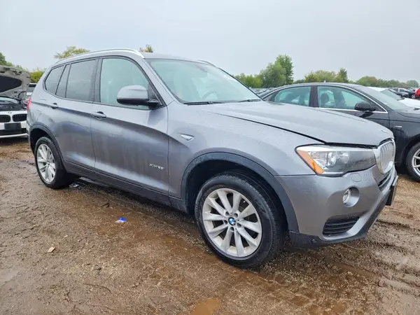 5UXWX9C31H0W74183 — 2017 BMW X3, фото 4 с аукциона Copart 06.10.2026, Механические повреждения