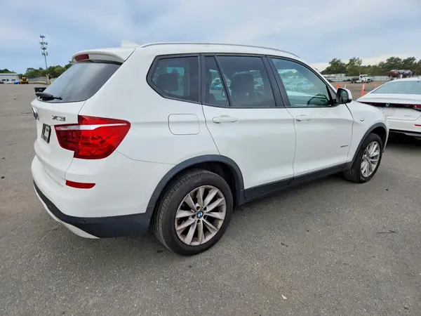 5UXWX9C32H0W69784 — 2017 BMW X3, фото 3 с аукциона Copart 05.10.2026, Передняя часть