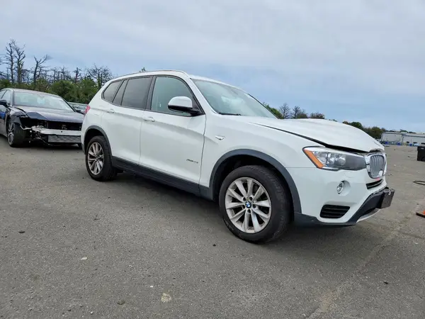 5UXWX9C32H0W69784 — 2017 BMW X3, фото 4 с аукциона Copart 05.10.2026, Передняя часть