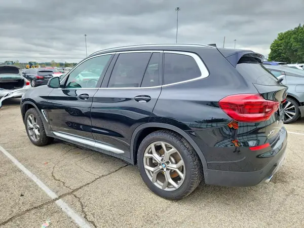 5UXTY5C08M9F12607 — 2021 BMW X3, фото 2 с аукциона Copart, Боковая часть