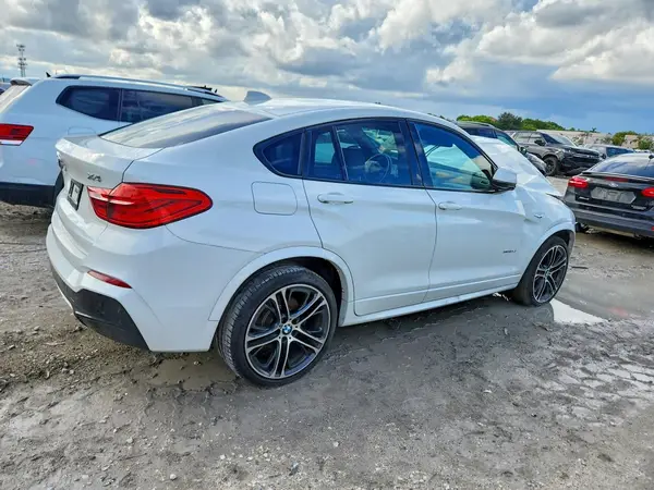 5UXXW5C59G0N92783 — 2016 BMW X4, фото 3 с аукциона Copart, Передняя часть