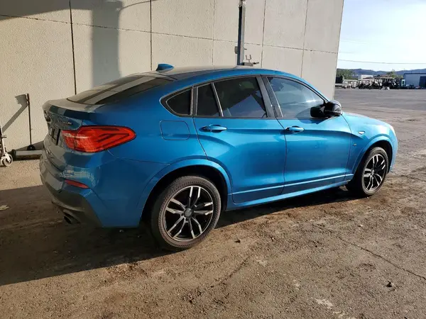 5UXXW7C54H0M91440 — 2017 BMW X4, фото 3 с аукциона Copart, Мелкие вмятины и царапины