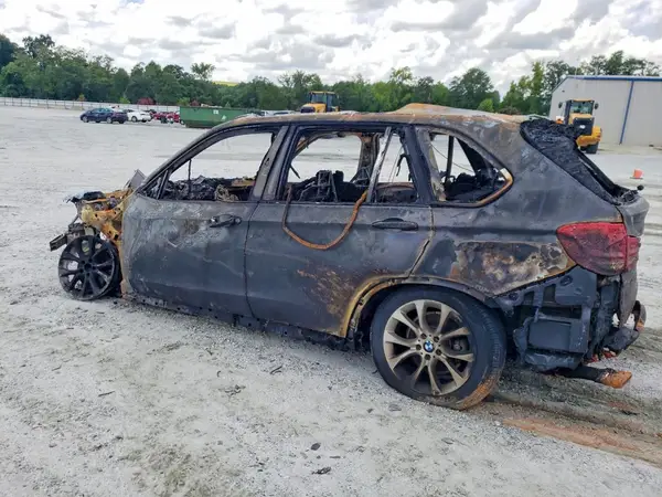 5UXKR2C56G0R70414 — 2016 BMW X5, фото 2 с аукциона Copart 12.10.2026, Пожар