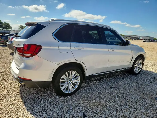 5UXKR0C59G0P20914 — 2016 BMW X5, фото 3 с аукциона Copart, Мелкие вмятины и царапины