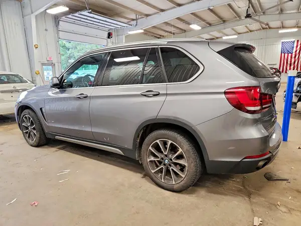 5UXKR0C50G0P34569 — 2016 BMW X5, фото 2 с аукциона Copart, Подтопление