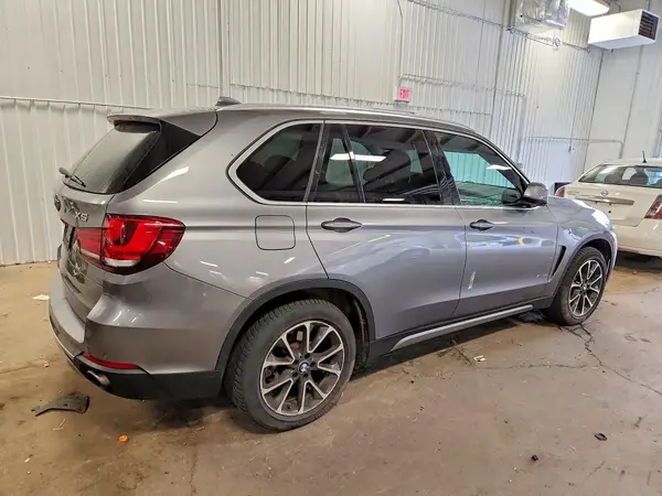 5UXKR0C50G0P34569 — 2016 BMW X5, фото 3 с аукциона Copart, Подтопление