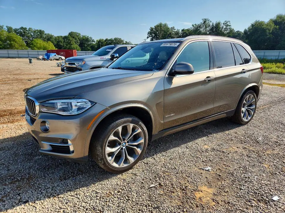 5UXKR0C5XH0V49639 BMW X5 2017 — повреждение Мелкие вмятины и царапины, фото до ремонта