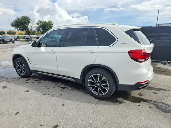 5UXKT0C30H0V97151 — 2017 BMW X5, фото 2 с аукциона Copart, Мелкие вмятины и царапины