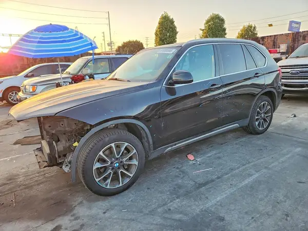 5UXKR2C37H0W43276 — 2017 BMW X5, Передняя часть (Front End), фото до ремонта