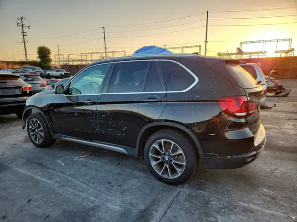 5UXKR2C37H0W43276 — 2017 BMW X5, фото 2 с аукциона Copart, Передняя часть