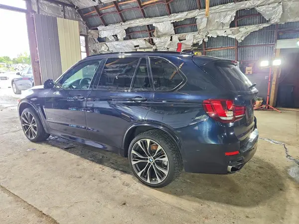 5UXKR0C51J0Y02448 — 2018 BMW X5, фото 2 с аукциона Copart 07.10.2026, Вандализм