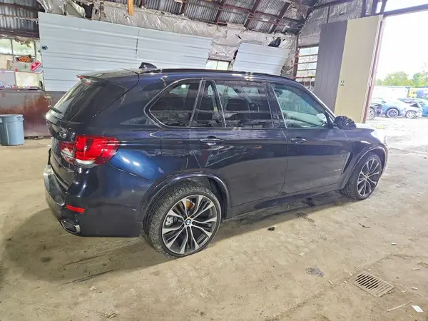 5UXKR0C51J0Y02448 — 2018 BMW X5, фото 3 с аукциона Copart 07.10.2026, Вандализм