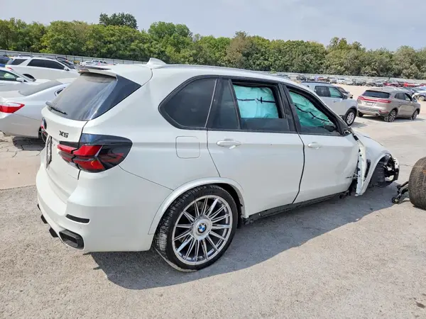 5UXKR0C5XJL071694 — 2018 BMW X5, фото 3 с аукциона Copart 13.10.2026, Передняя часть